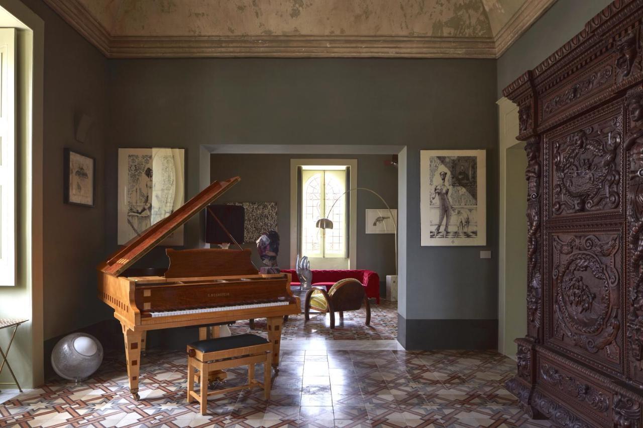 Castle Elvira - The Castle & The Cottage Trepuzzi 外观 照片