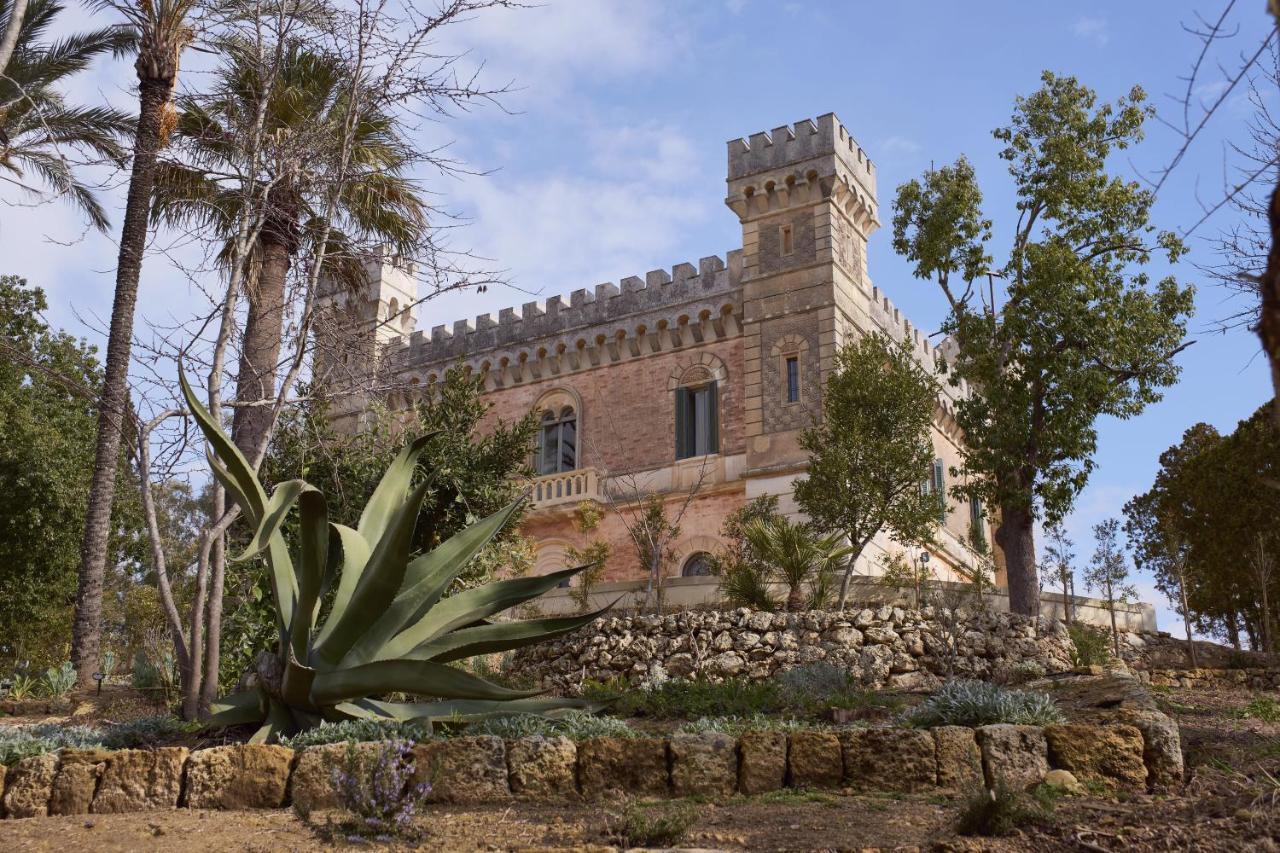 Castle Elvira - The Castle & The Cottage Trepuzzi 外观 照片